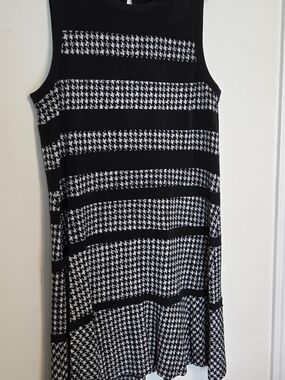 MICHAEL Michael Kors Black & White Houndstooth Stripe Midi Dress